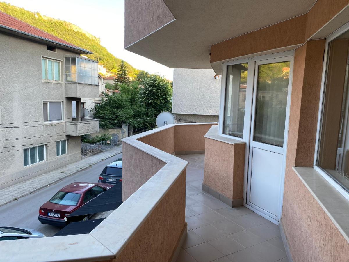Стаи За Гости Маринови Provadiya Exterior foto
