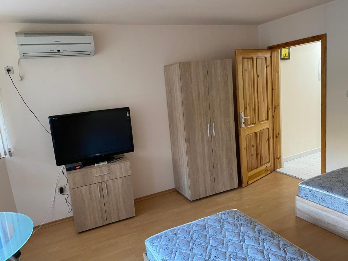 Стаи За Гости Маринови Provadiya Exterior foto